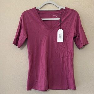 BNWT Universal Standard V Neck Tee
